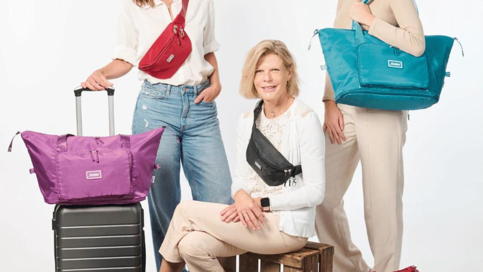 3 ladies with Foldie Travel Bags